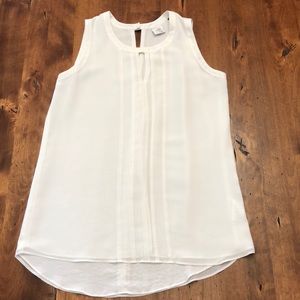 CAbi blouse with keyhole neckline